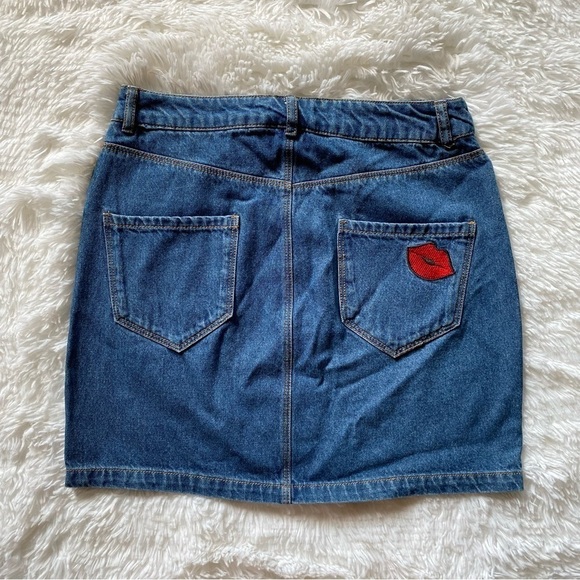 Embroidered patch denim mini skirt - Picture 2 of 12